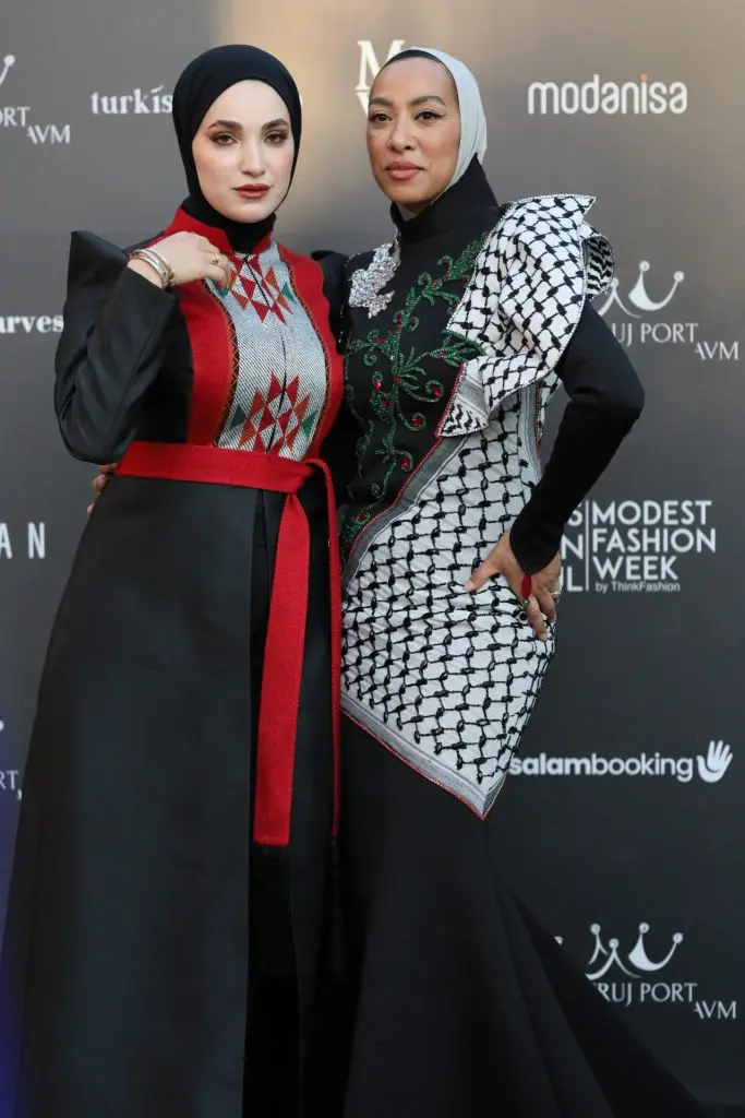 Istanbul modest fashion week guests outfits