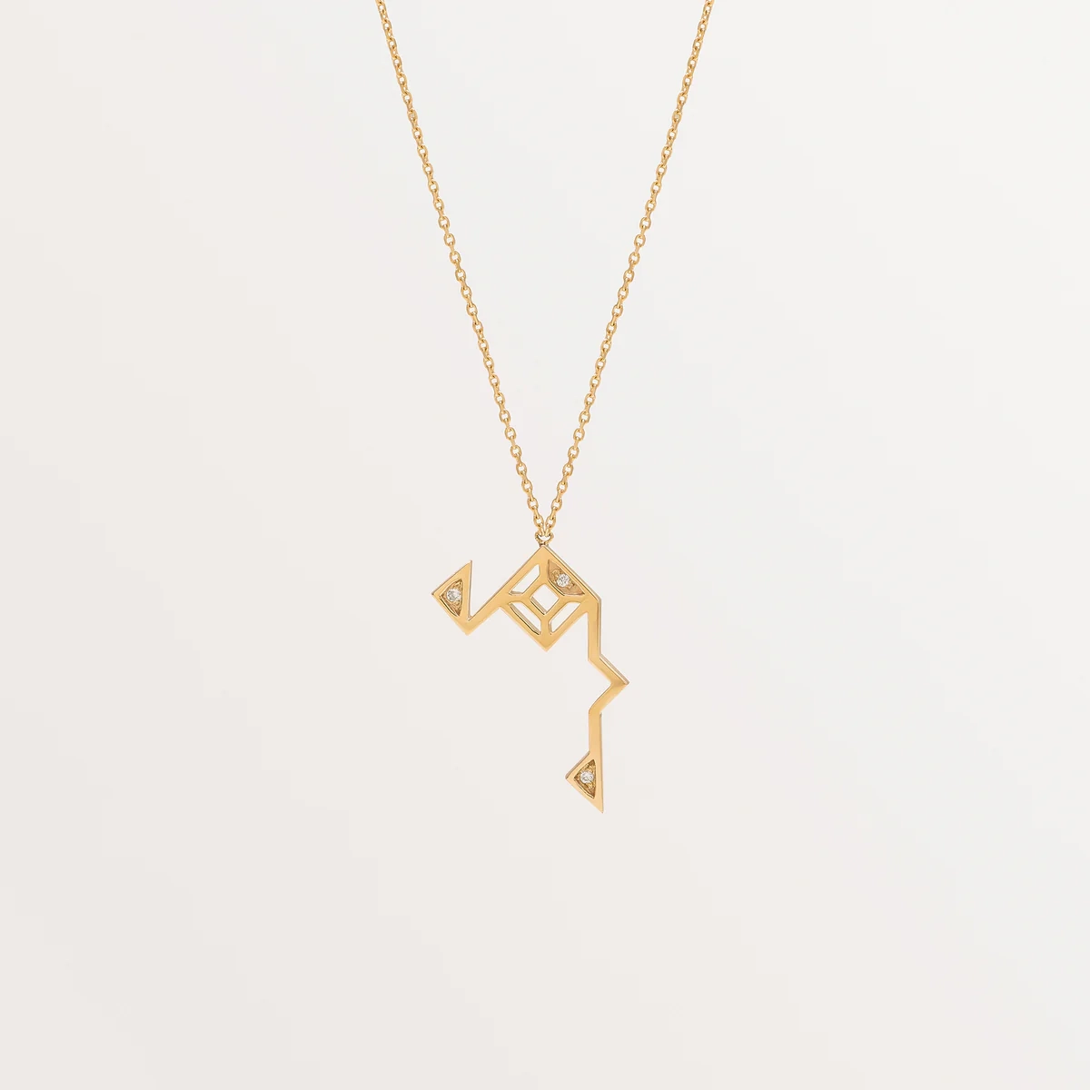 emirati womens day gift guide necklace 