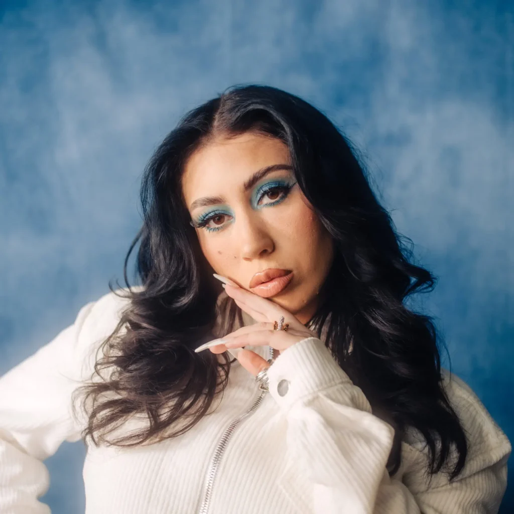 Kali Uchis Makeup, Trend