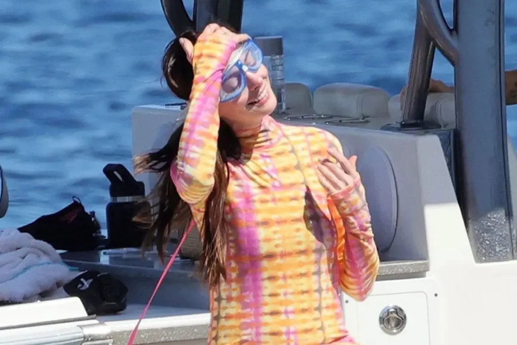 anne hathaway's burkini