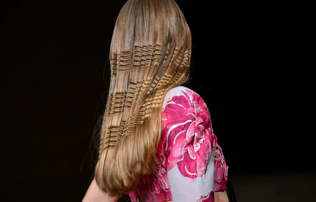 Christian-Siriano-ss27 - Soigné Middle East Back image of a model walking the Christian Siriano SS27 show for our Fashion Week SS27 Beauty roundup