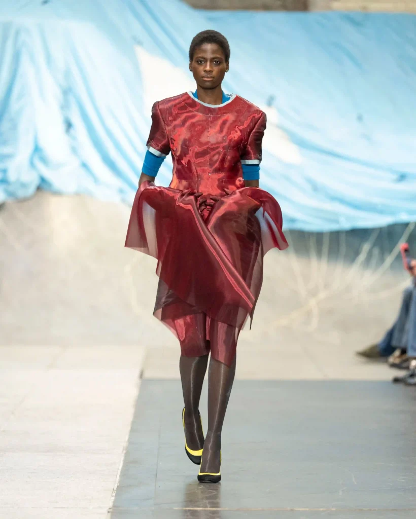 london-fashion-week-ss27-fashion-east-2 - Soigné Middle East Image of a model walking the Fashion East SS27 show