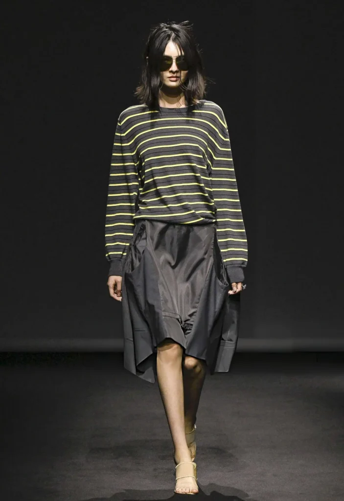 Image of a model walking the MM6 Maison Margiela SS27 show
