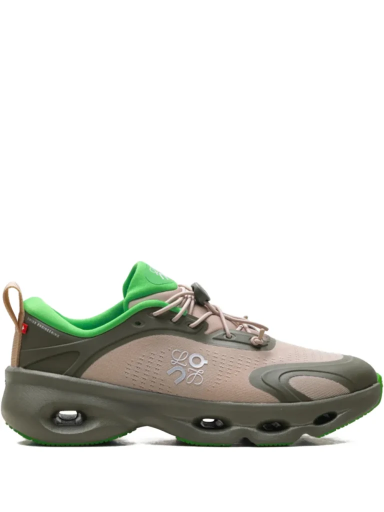on-x-loewe-cloudsolo-sneakers - Soigné Middle East Product image of the On x LOEWE Cloudsolo Sneakers