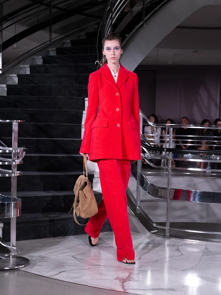 proenza-schouler-ss27-2 - Soigné Middle East Image of a model walking the Proenza Schouler SS27 show
