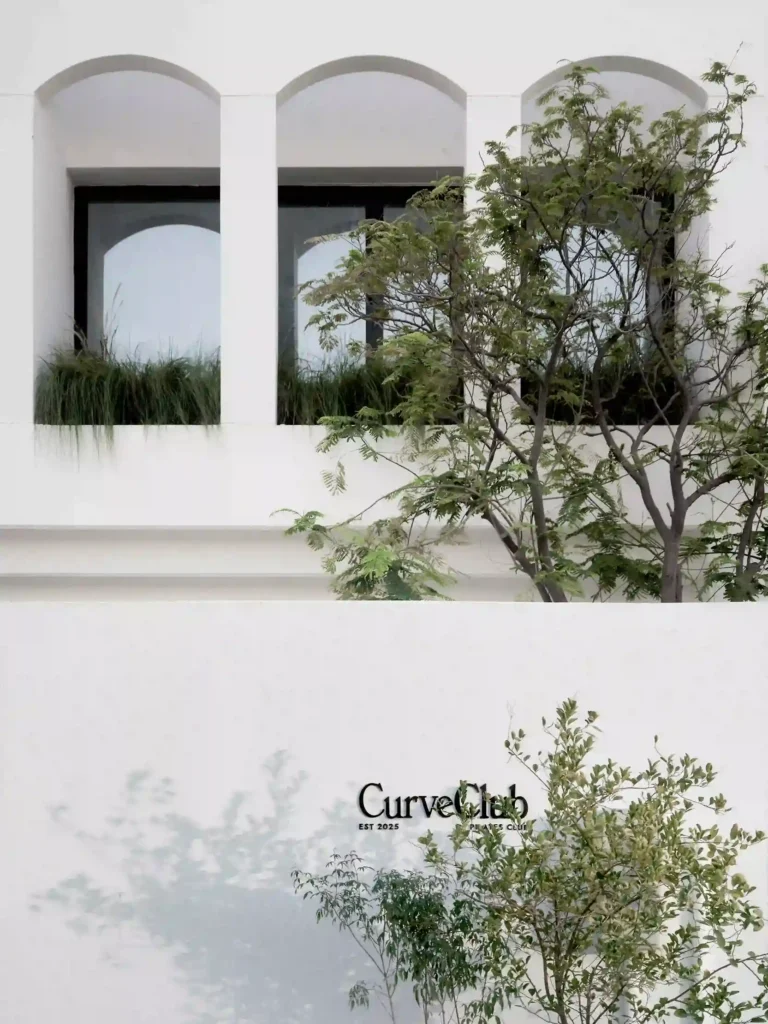 image of the Curve club