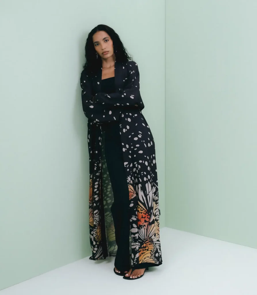 image of a model wearing illi